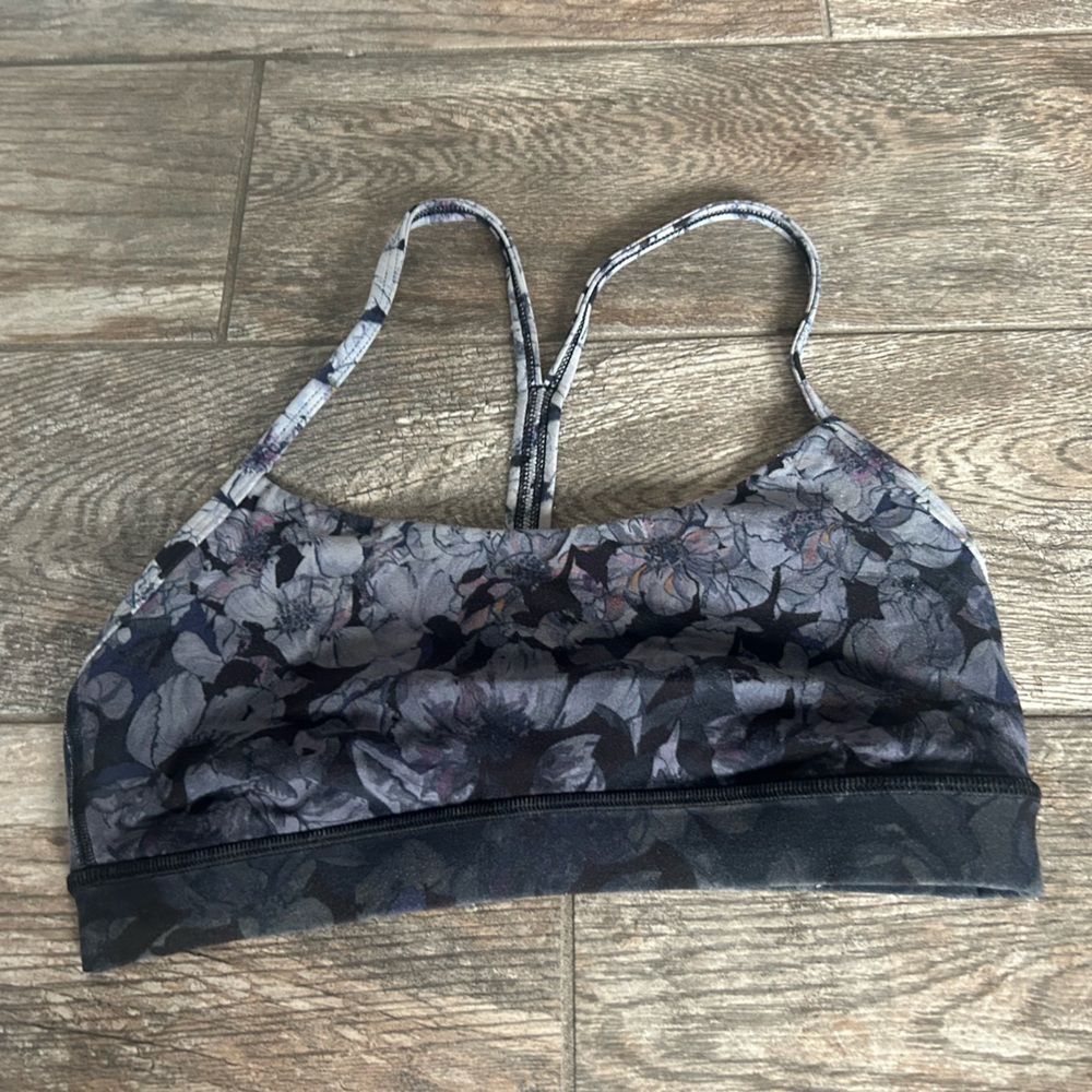 Size 4 lulu lemon sports bra